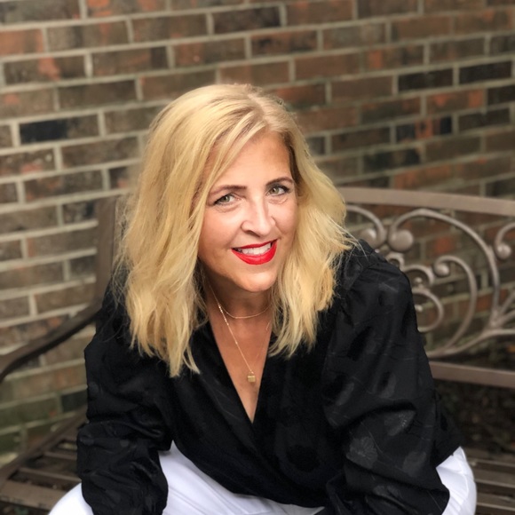 Meet your Posher...June!  Leave a note and say hi! - Picture 5 of 12